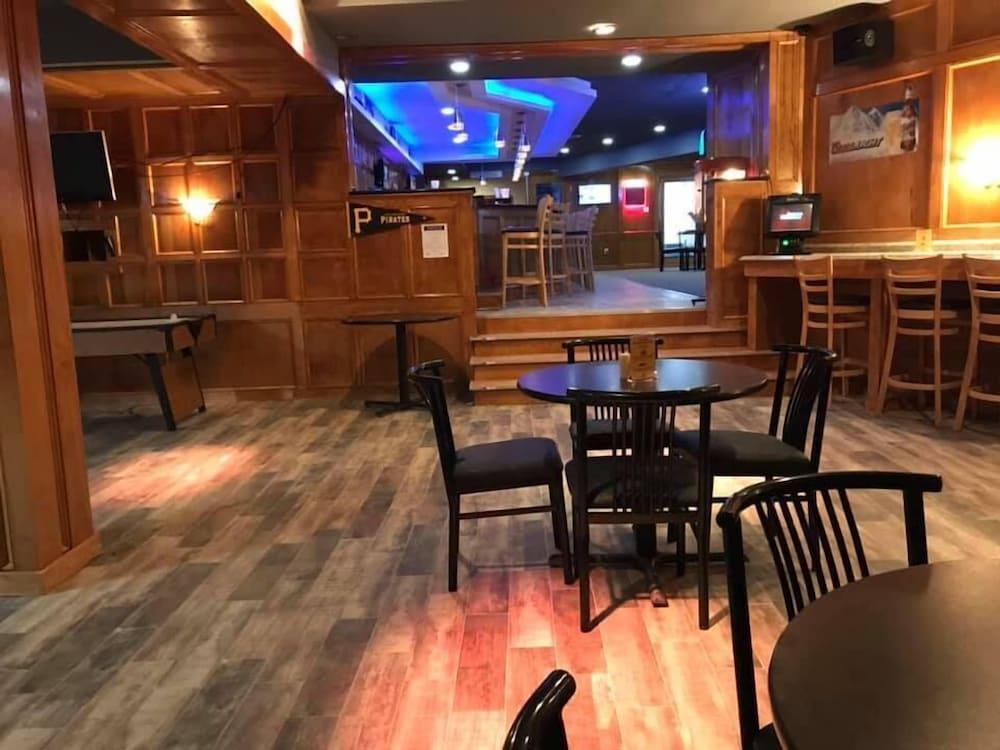Ramadaby Wyndham Pittsburgh-New Stanton Hotel Bagian luar foto