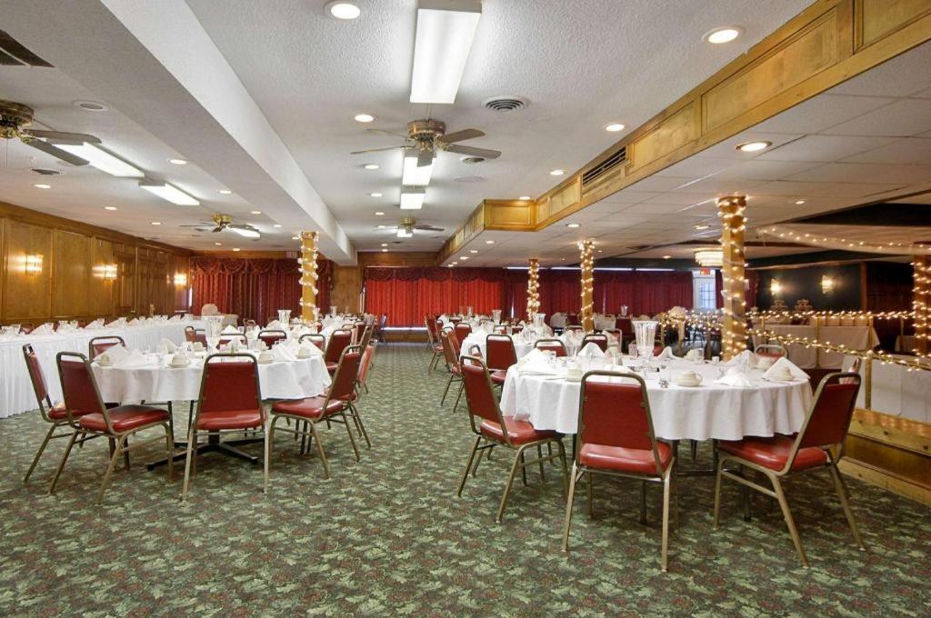 Ramadaby Wyndham Pittsburgh-New Stanton Hotel Bagian luar foto