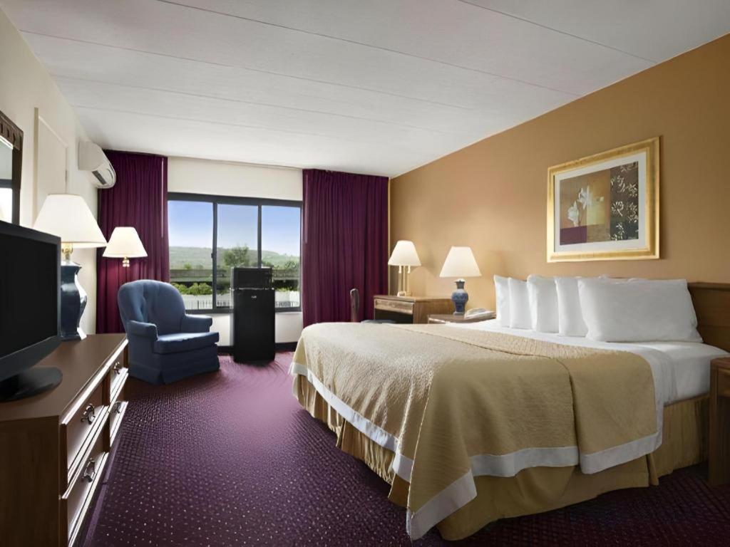 Ramadaby Wyndham Pittsburgh-New Stanton Hotel Bagian luar foto